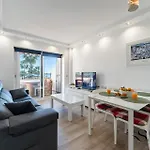 דירה With Terrace & Sea View Ref050